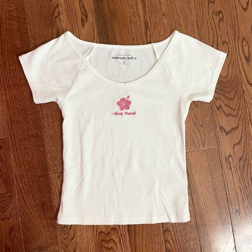 Aeropostale white and pink hibiscus baby tee
